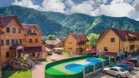 Бирюзовая Катунь, отель Малина, ГорныйへАлтай